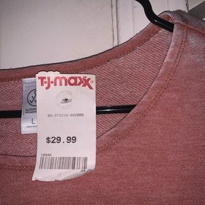 Long sleeve; tie sleeve